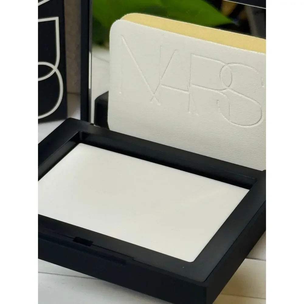 NARS Light Reflecting Pressed Setting Powder 10g - NEW in box